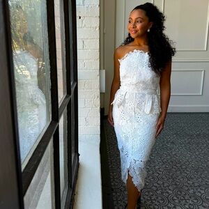 ELLIATT Sz Small Lucinda Midi Dress in Ivory Crochet Lace Overlay Fairy Feminine